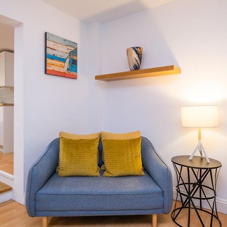 Modern Apt Near Gardens With Large Decking Area - Vivre Retreats Bournemouth Exteriér fotografie