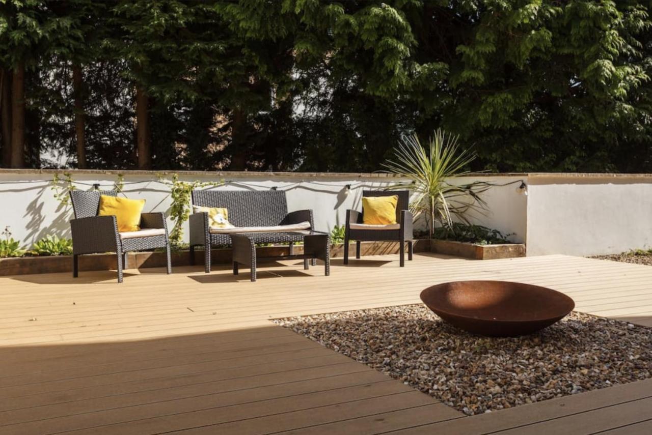 Modern Apt Near Gardens With Large Decking Area - Vivre Retreats Bournemouth Exteriér fotografie