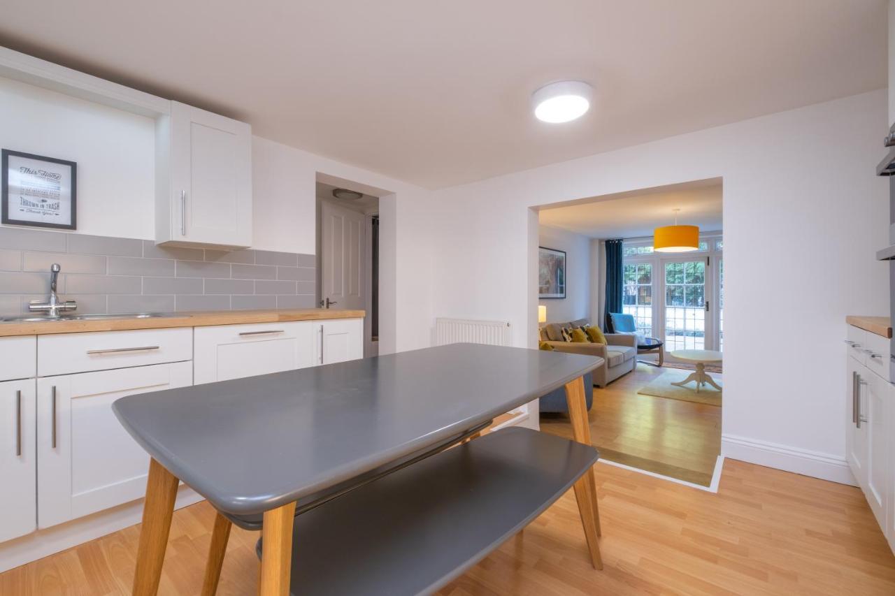 Modern Apt Near Gardens With Large Decking Area - Vivre Retreats Bournemouth Exteriér fotografie
