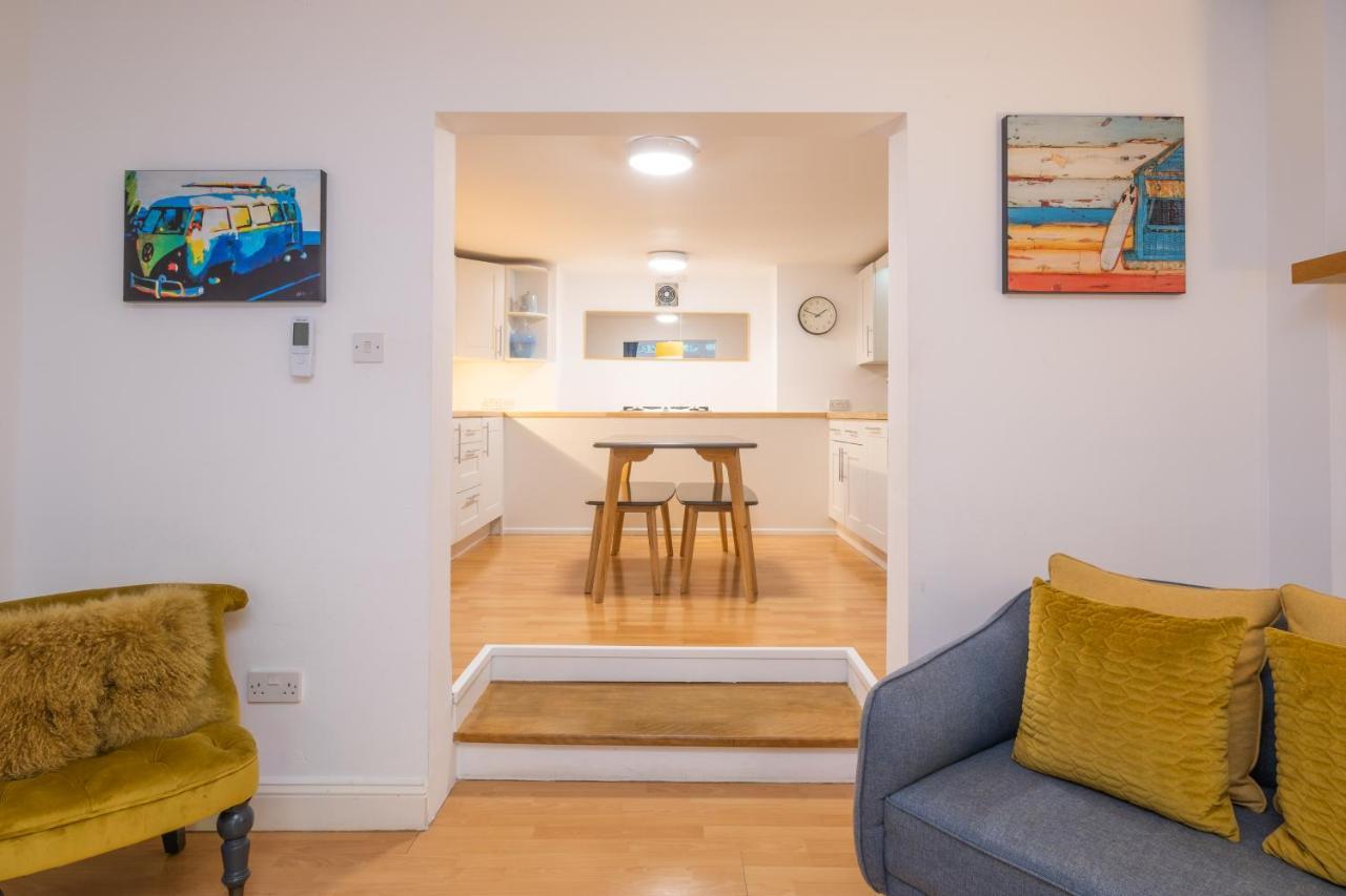 Modern Apt Near Gardens With Large Decking Area - Vivre Retreats Bournemouth Exteriér fotografie