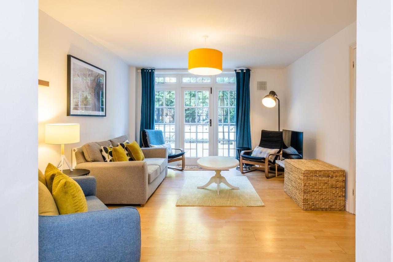 Modern Apt Near Gardens With Large Decking Area - Vivre Retreats Bournemouth Exteriér fotografie