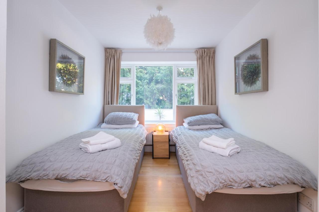 Modern Apt Near Gardens With Large Decking Area - Vivre Retreats Bournemouth Exteriér fotografie