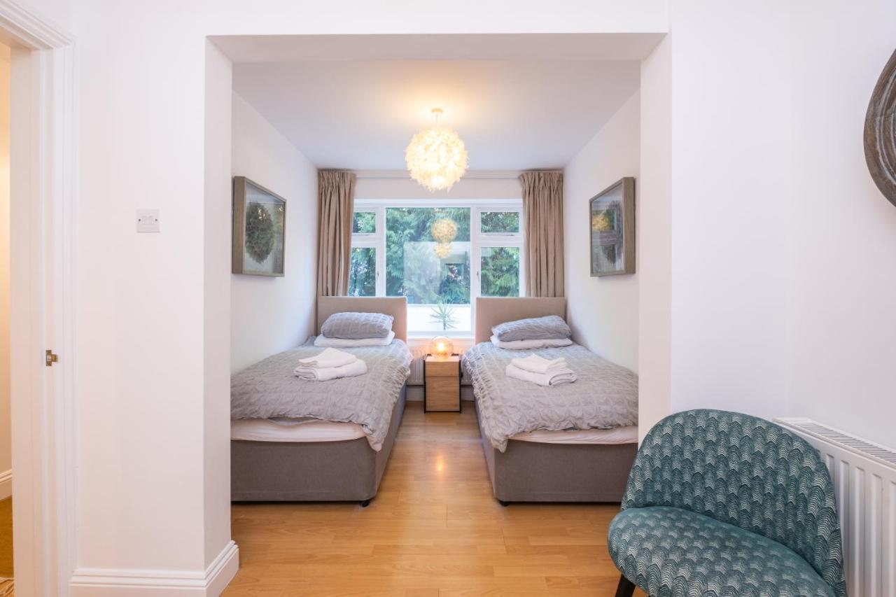 Modern Apt Near Gardens With Large Decking Area - Vivre Retreats Bournemouth Exteriér fotografie